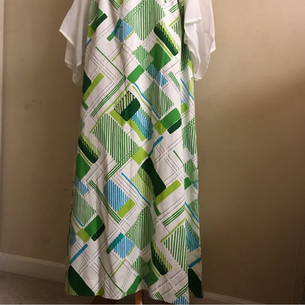 Vintage Romantic Hostess Maxi Dress - Picture 8 of 10